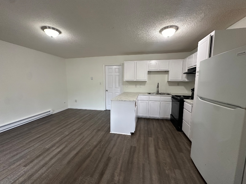 1954 Lakeview Rd in Asheboro, NC - Building Photo