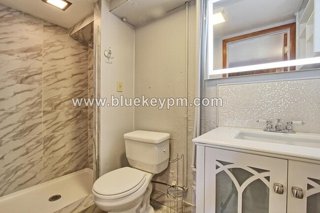 property at 2952 SW Huber St