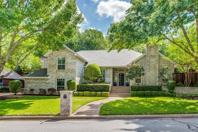 property at 3805 Briarhaven Rd