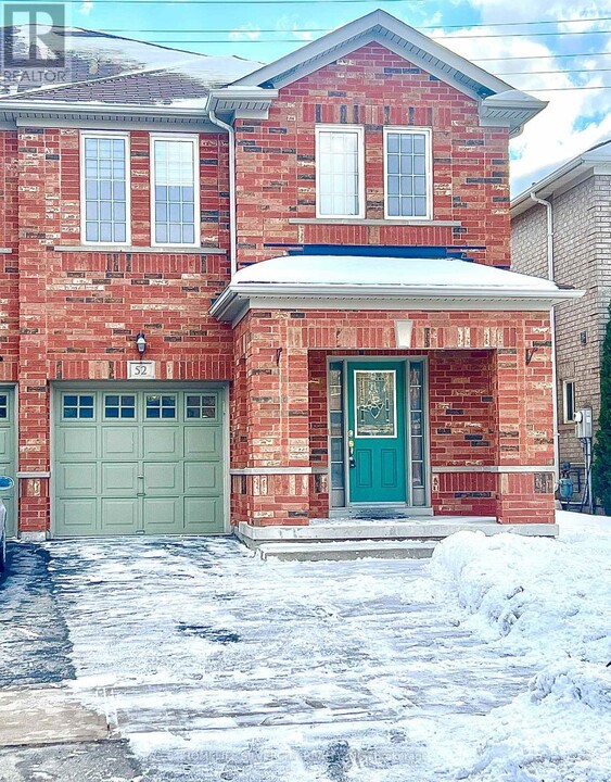 52 Bushmill Cir in Brampton, ON - Building Photo