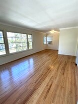 10630 Holman Ave in Los Angeles, CA - Building Photo