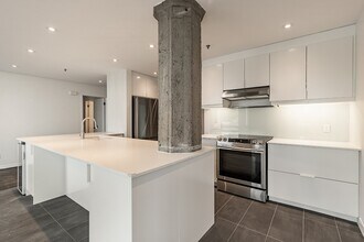 1175 Av. Bernard in Outremont, QC - Building Photo - Building Photo