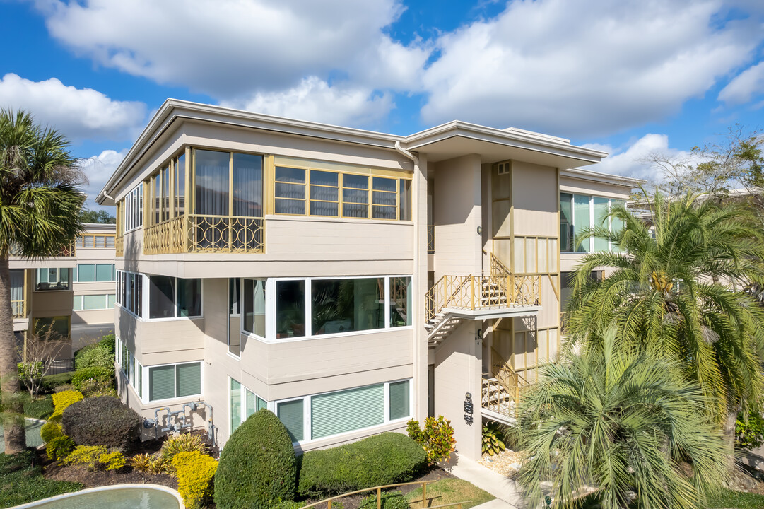 Whispering Waters in Winter Park, FL - Building Photo