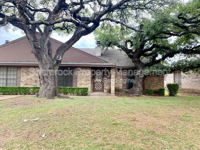 property at 910 Briar Dr