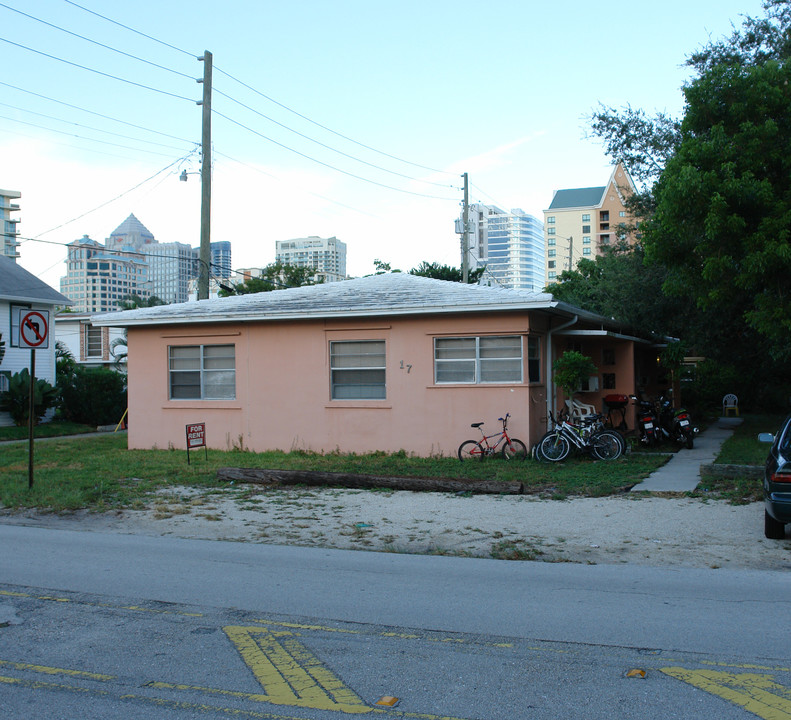 17 NE 9th Ave in Fort Lauderdale, FL - Building Photo