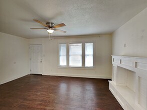 2911 Ryan Ave in Fort Worth, TX - Building Photo - Building Photo