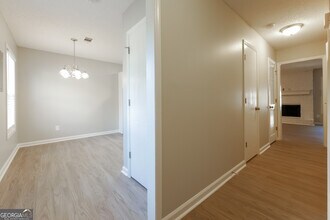 8071 Creekstone Way in Riverdale, GA - Building Photo - Building Photo