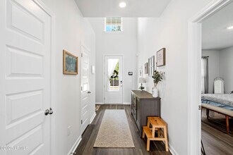 60 Backwater St in Port Royal, SC - Building Photo - Building Photo