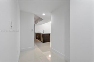 55 SE 6th St in Miami, FL - Building Photo - Building Photo