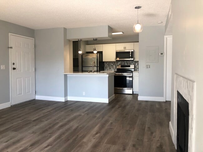 351 Lone Hill Dr, Unit 303 in Altamonte Springs, FL - Building Photo - Building Photo