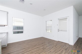 9101 Daisy Cutter Crossing in Georgetown, TX - Building Photo - Building Photo