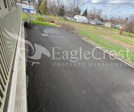 706 S College Ave in College Place, WA - Building Photo - Building Photo