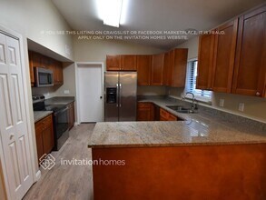 1240 Majestic Oak Dr in Apopka, FL - Foto de edificio - Building Photo