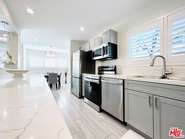 4642 Park Granada in Calabasas, CA - Building Photo - Building Photo