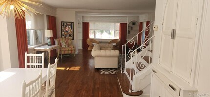 74 Ulster Ave in Atlantic Beach, NY - Building Photo - Building Photo