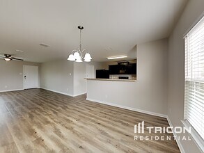 6812 Rosenthal Pass in San Antonio, TX - Foto de edificio - Building Photo