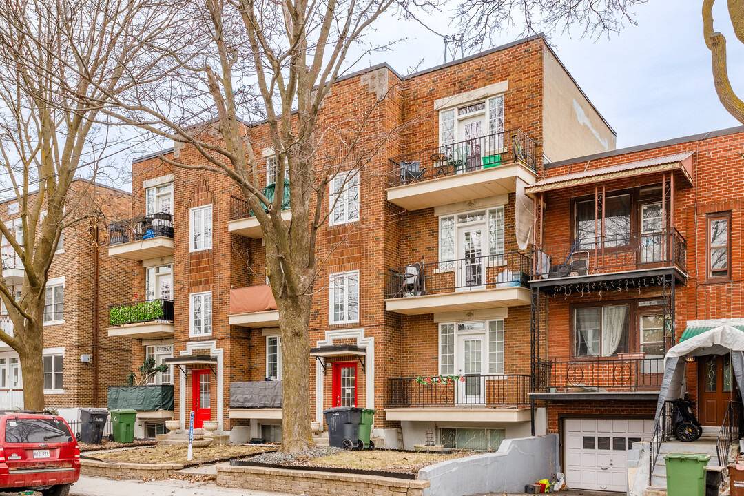 3820 Mackenzie St in Montréal, QC - Building Photo