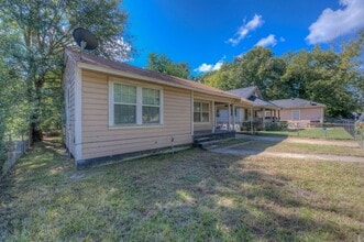 247 E 72nd St in Shreveport, LA - Building Photo - Building Photo
