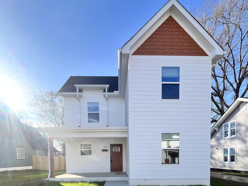 118 Roland Ave in Jackson, TN - Building Photo