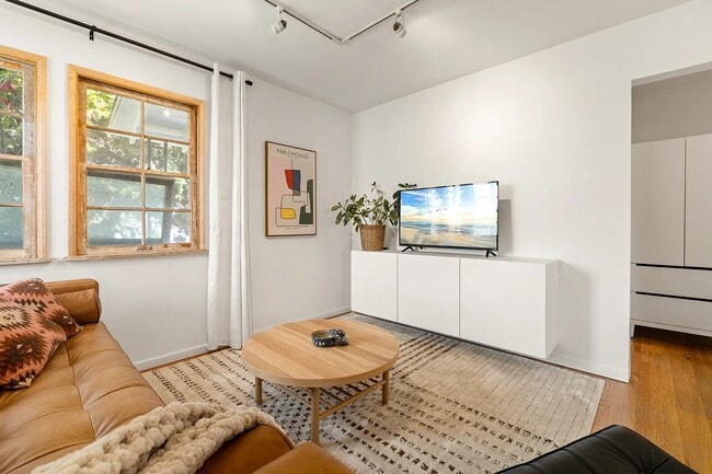 8327 Wiley Post Ave in Los Angeles, CA - Building Photo - Building Photo