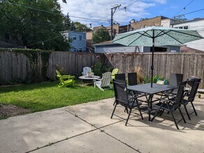 3345 W Cullom Ave, Unit Garden Unit in Chicago, IL - Building Photo - Building Photo