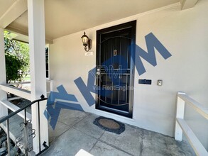 401 W Mariposa Ave in Stockton, CA - Building Photo - Building Photo