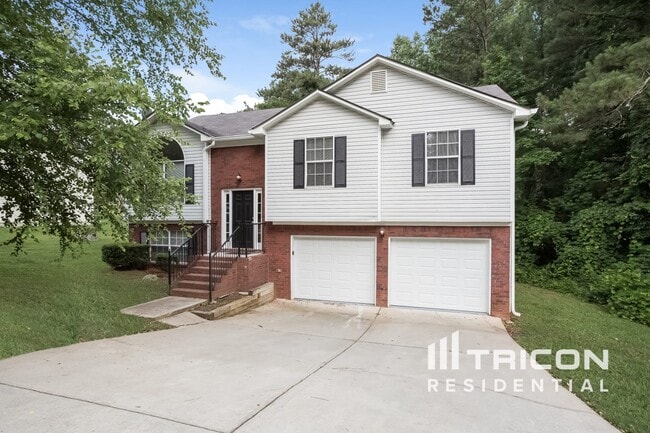 property at 5795 Wellborn Oaks Ct