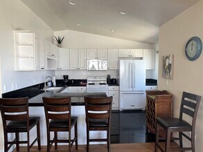 1310 Summit Ave in Encinitas, CA - Building Photo - Building Photo