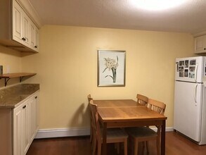 1 Town House Ln, Unit Apt 9 in Acton, MA - Foto de edificio - Building Photo