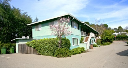 229-247 McAllister Ave in Kentfield, CA - Building Photo - Building Photo