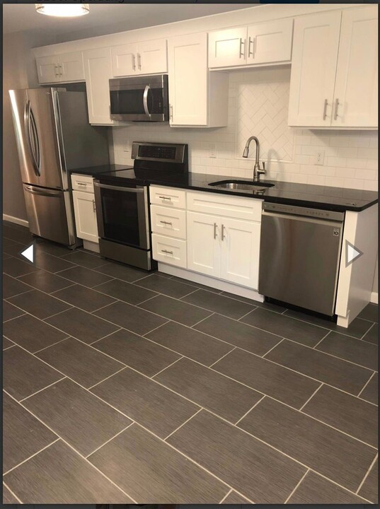 937 Broad St in Emmaus, PA - Building Photo