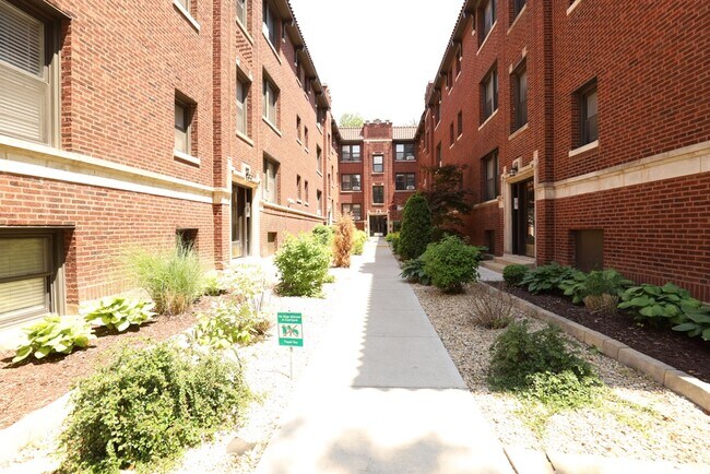 2639 N Spaulding Ave