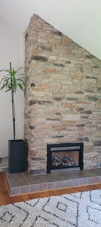 724 S Summit St photo'