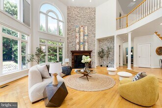 1445 Mayhurst Blvd in McLean, VA - Building Photo - Building Photo