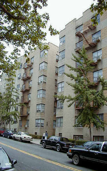 700 Fort Washington Avenue in New York, NY - Building Photo