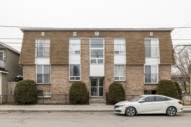 30 St. Charles St in Ottawa, ON - Building Photo - Building Photo
