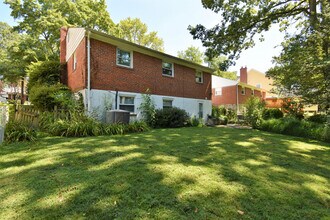 9922 Mayfield Dr in Bethesda, MD - Building Photo - Building Photo