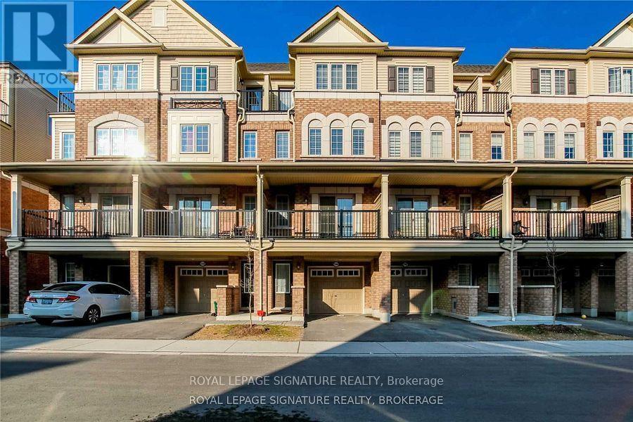 2340 Chevron Prince Path in Oshawa, ON - Building Photo