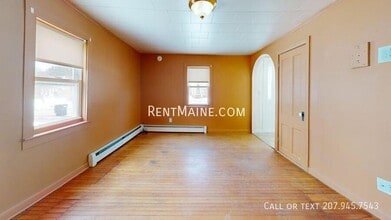 322 Grove St in Bangor, ME - Foto de edificio - Building Photo