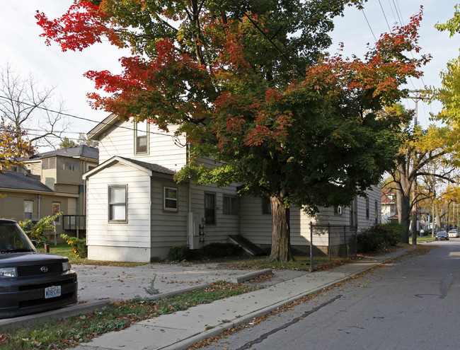 220 N Hamilton St in Ypsilanti, MI - Foto de edificio - Building Photo