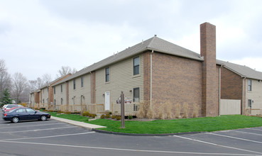 Olde Sawmill Townhomes in Dublin, OH - Foto de edificio - Building Photo