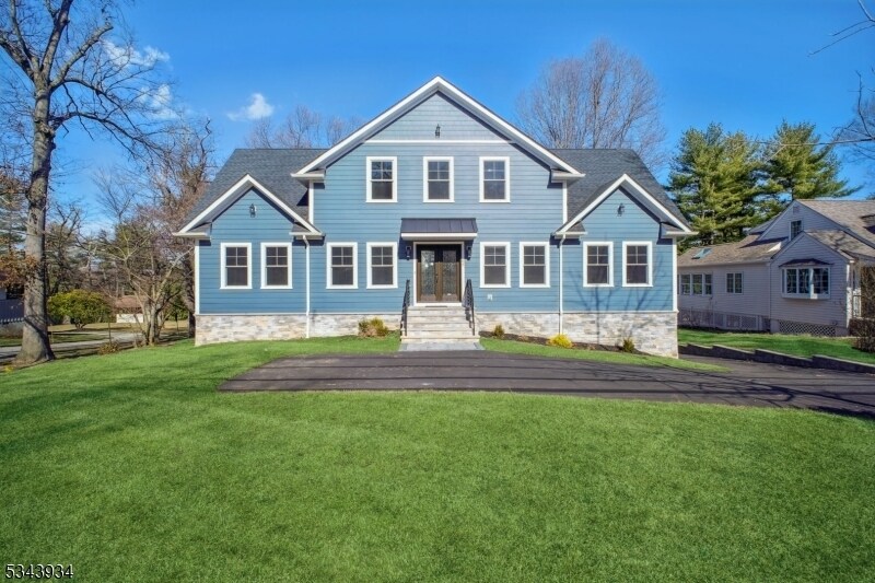 64 Meyersville Rd in Chatham Township, NJ - Foto de edificio