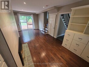 4 Mississauga Rd in St Catharines, ON - Building Photo - Building Photo