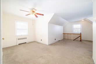19 Daley Pl in Lynbrook, NY - Building Photo - Building Photo