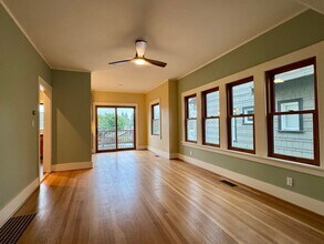 6210 20th Ave NE in Seattle, WA - Building Photo - Building Photo