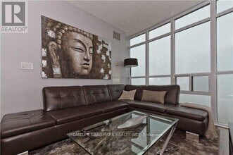 80-2580 Absolute Ave in Mississauga, ON - Building Photo - Building Photo