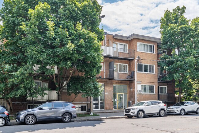 5640 De Salaberry Rue in Montréal, QC - Building Photo - Building Photo