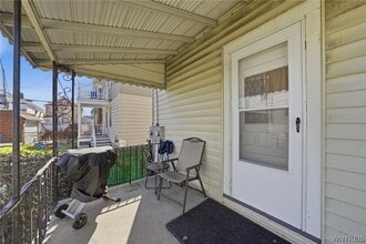 226 Tacoma Ave in Buffalo, NY - Building Photo - Building Photo