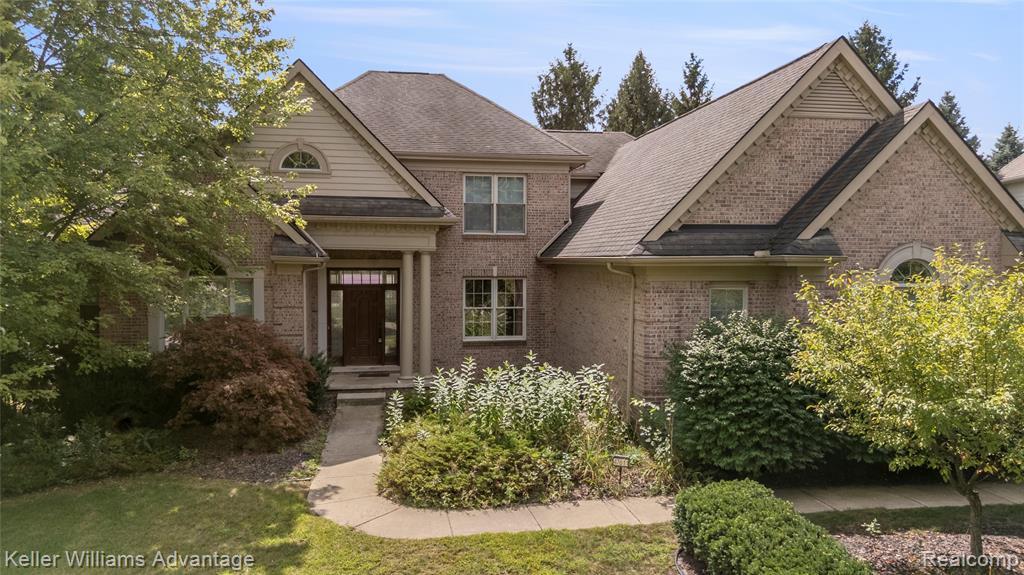 47611 Manorwood Dr in Northville, MI - Building Photo
