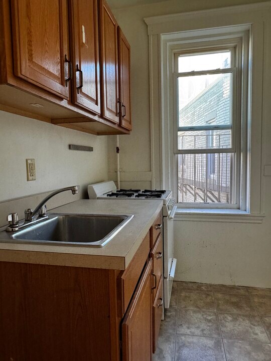 70 Peterborough St, Unit 37 in Boston, MA - Building Photo